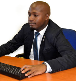 一秒发1000条电话的软件